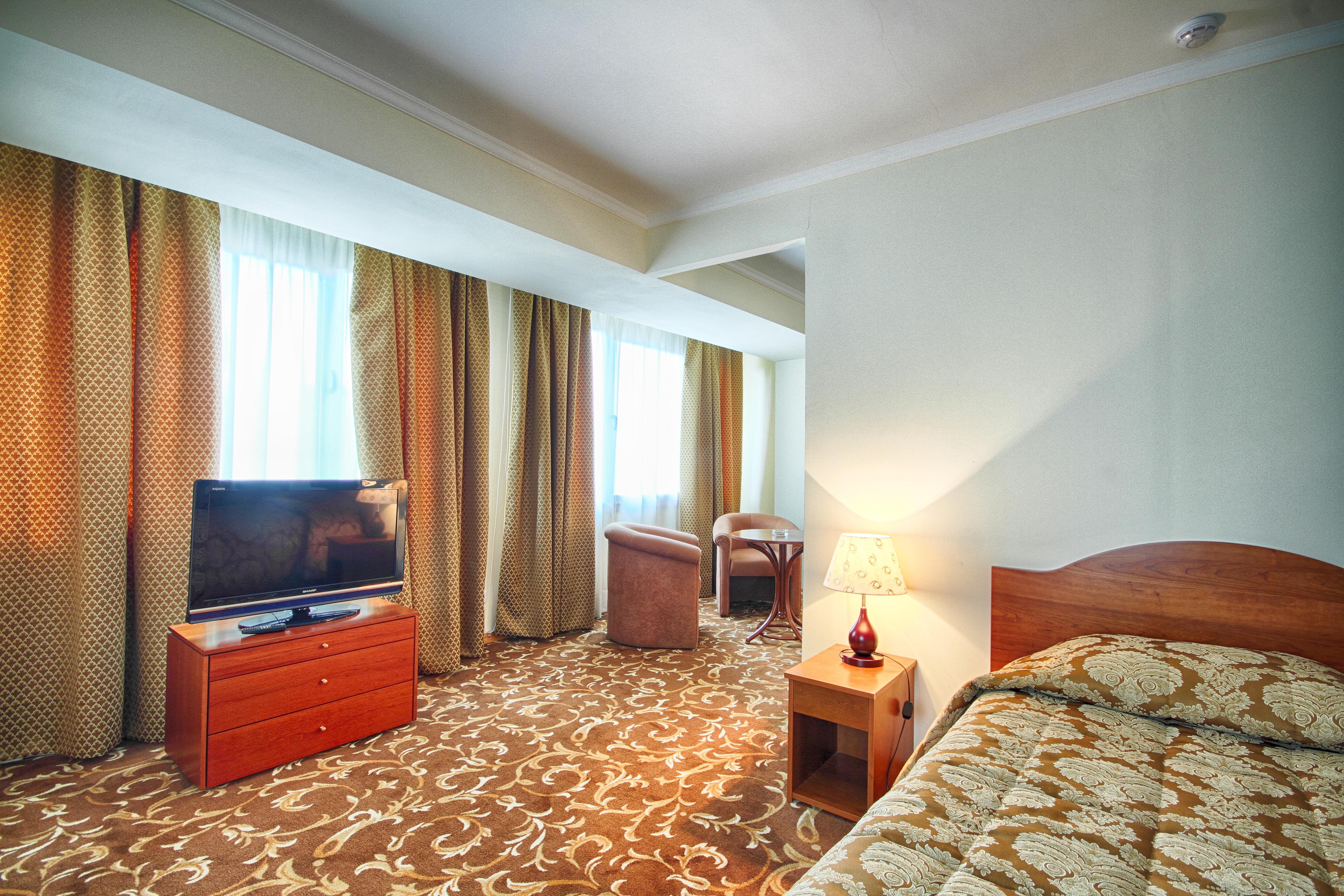 Ani Plaza Hotel Єреван Екстер'єр фото
