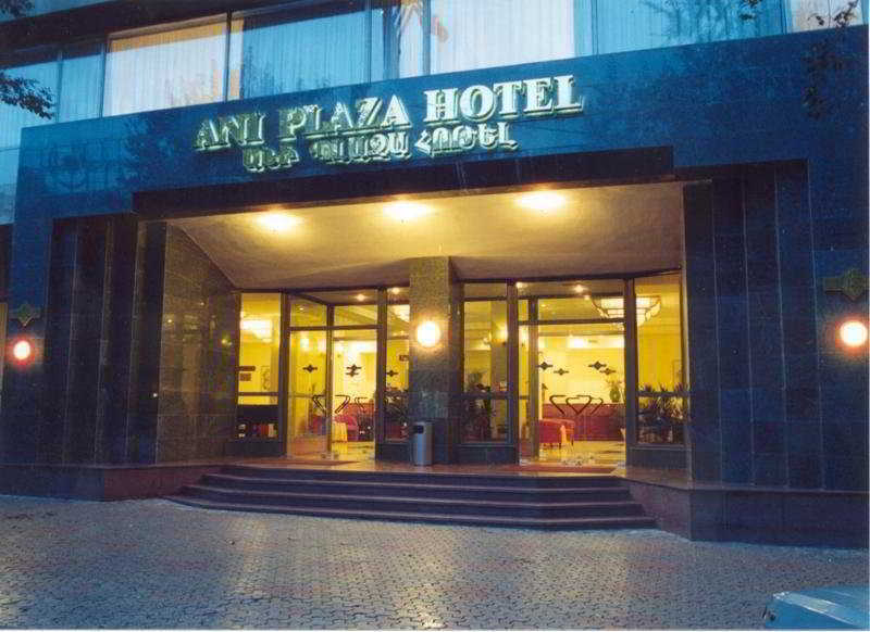 Ani Plaza Hotel Єреван Екстер'єр фото